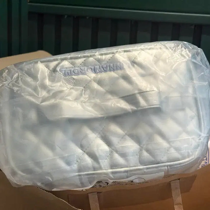 [BUNJANG] Ichiban Kuji Sanrio Cinnamoroll Vanity Pouch / 이타리쿠지 산리오 시나모롤 베니티 파우치 미개봉 새상품