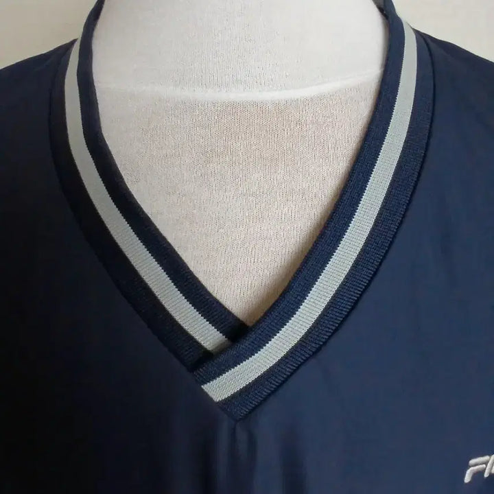 [BUNJANG] Fila Navy V-Neck Pullover Windbreaker / 휠라 네이비 V넥 긴팔 풀오버 바람막이