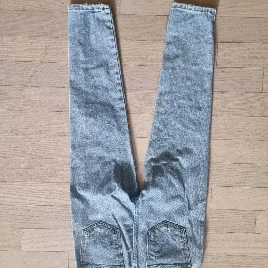 [BUNJANG] Skinny Fit Distressed Jeans - Size S (25) / 스키니핏 데미지 청바지 S사이즈 25