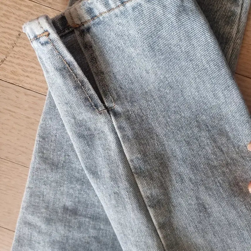 [BUNJANG] Skinny Fit Distressed Jeans - Size S (25) / 스키니핏 데미지 청바지 S사이즈 25
