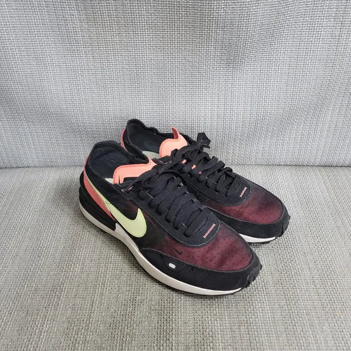 [BUNJANG] Nike Waffle One Sneakers (250) / 나이키 와플 원 운동화 250