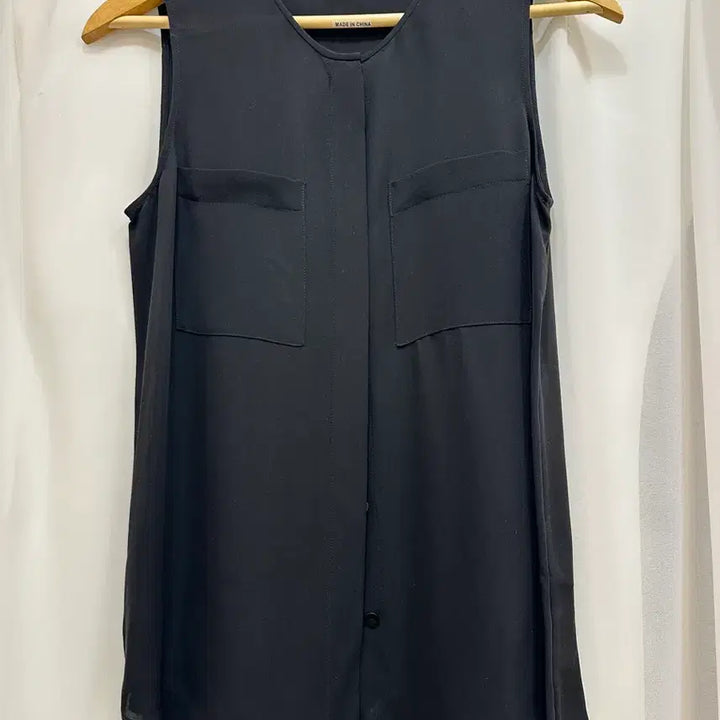 [BUNJANG] Theory Black Sleeveless Pocket Blouse S / 띠어리 블랙 포켓 블라우스 S