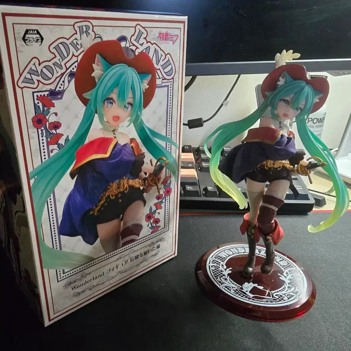 [BUNJANG] Hatsune Miku Wonderland Puss in Boots Figure / 하츠네 미쿠 원더랜드 장화신은 고양이 피규어 판매합니다