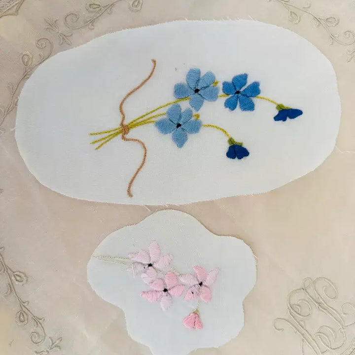 [BUNJANG] Linen Embroidered Flower Bouquet Doilies Set (Blue + Pink) / 린넨 손자수 꽃다발도일리 2개세트 블루+핑크