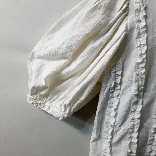 [BUNJANG] MUSSY Cropped Blouse White Cotton / MUSSY 크롭 블라우스 화이트