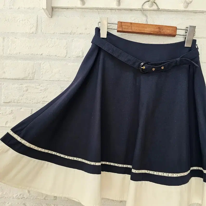 [BUNJANG] LODISPOTTO Flare Skirt / LODISPOTTO 플레어스커트