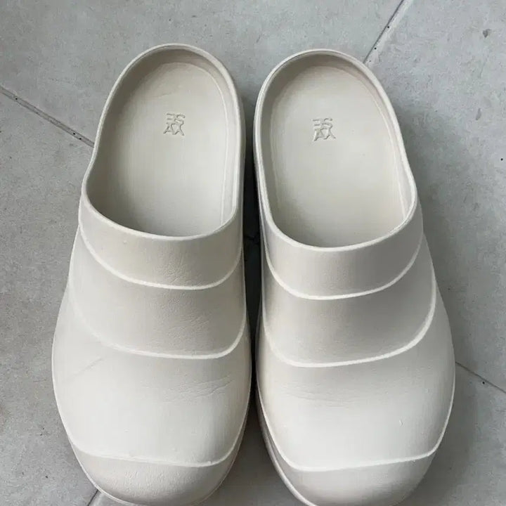 [BUNJANG] Yase Clogs Ivory Size 260 / 야세 클로그 아이보리 260