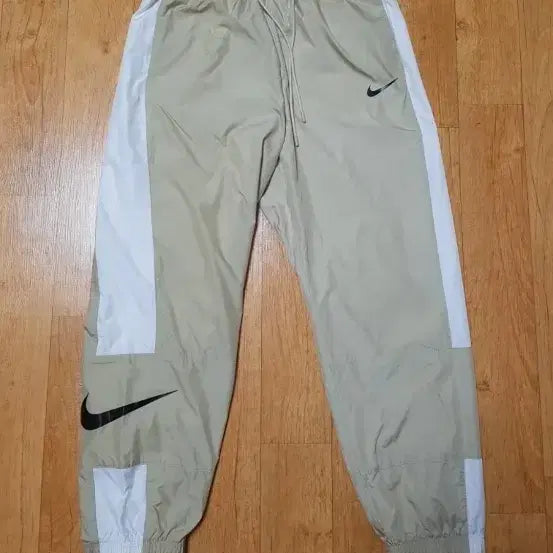 [BUNJANG] Nike Cooling Woven Mesh Pants Beige &amp; White / (정품새옷수준)나이키 아이스 쿨링 기능성 우븐 메쉬 팬츠,베이지&amp;흰색