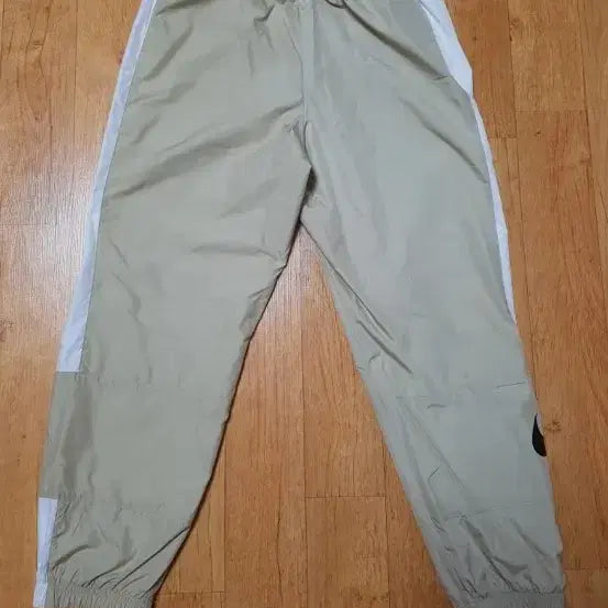 [BUNJANG] Nike Cooling Woven Mesh Pants Beige &amp; White / (정품새옷수준)나이키 아이스 쿨링 기능성 우븐 메쉬 팬츠,베이지&amp;흰색