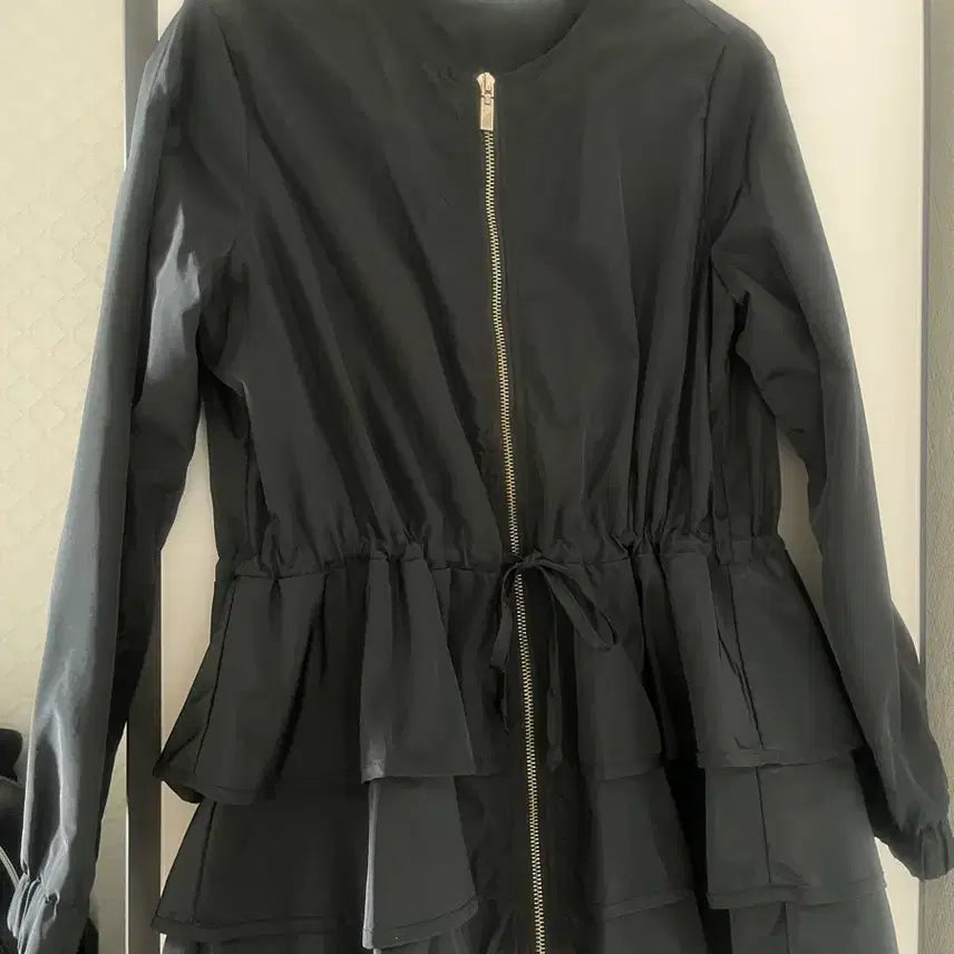 [BUNJANG] Ruffled Transitional Jacket Black / 프릴 간절기자켓