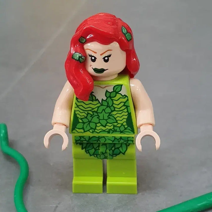 [BUNJANG] Lego DC Comics Poison Ivy Minifigure sh0010 / 레고 DC 코믹스 포이즌 아이비 sh0010