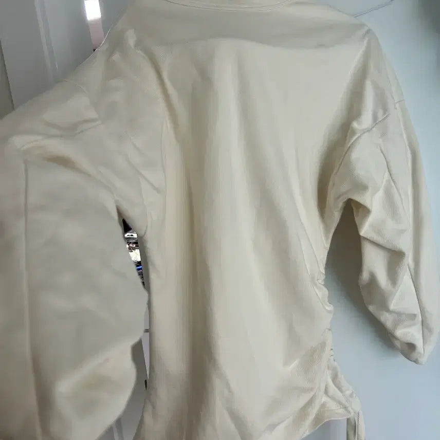 [BUNJANG] Zara W&amp;B Shirring Sweatshirt Ivory / ZARA W&amp;B 아이보리 셔링 맨투맨 S