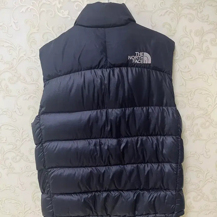 [SOLD OUT] 노스페이스 700 블랙 눕시 패딩 조끼