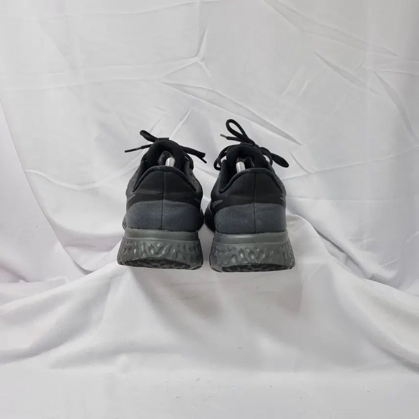[BUNJANG] Nike Revolution 5 Black Sneakers / 빈티지하서 275 나이키 레볼루션 5 블랙 스니커즈