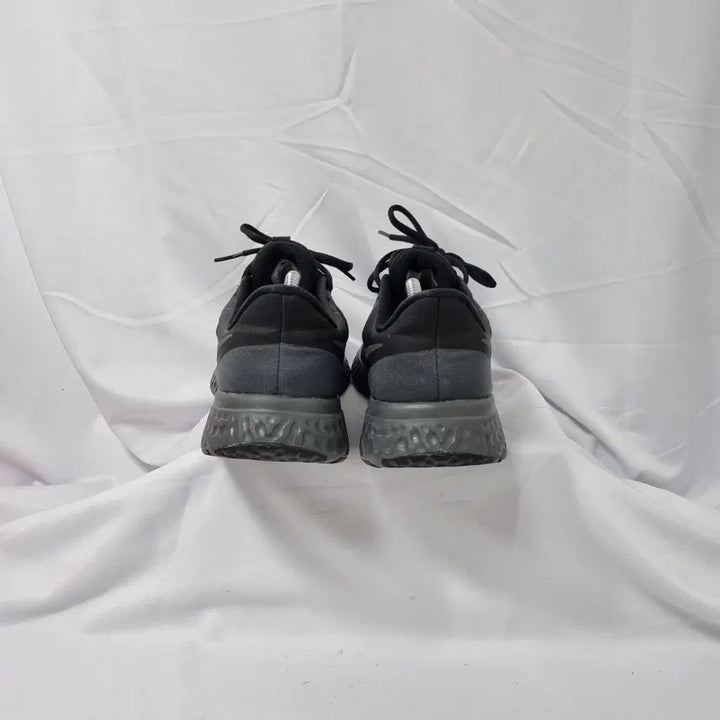 [BUNJANG] Nike Revolution 5 Black Sneakers / 빈티지하서 275 나이키 레볼루션 5 블랙 스니커즈