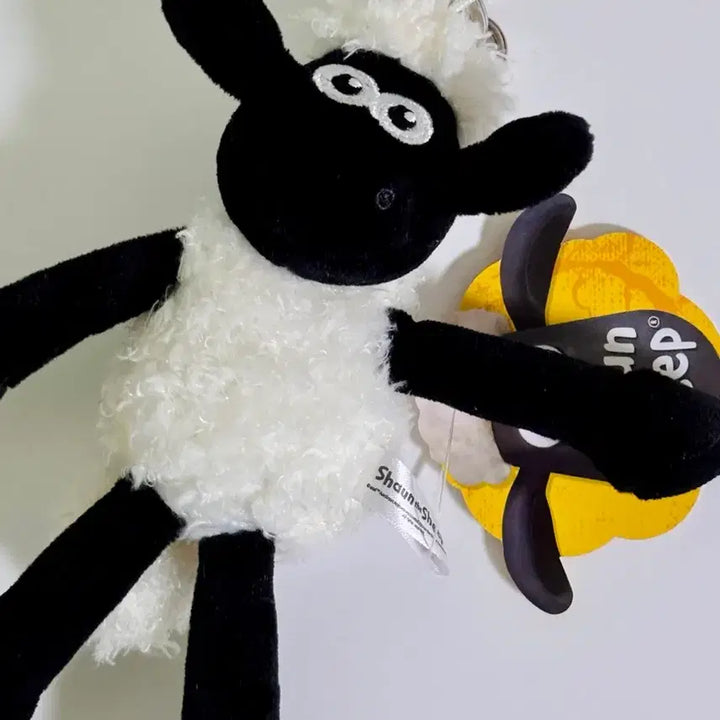 [BUNJANG] The Shaun the Sheep Plush Keychain / 숀더쉽 봉제인형 키링