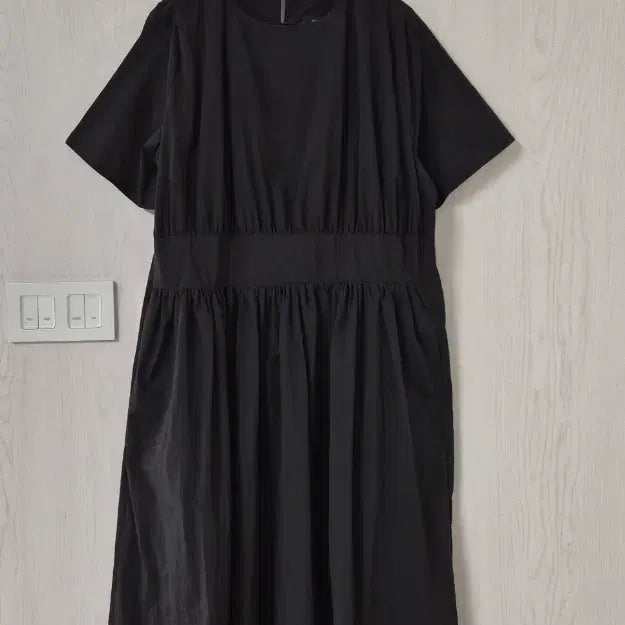 [BUNJANG] VONRU Black Relaxed Fit Long Dress / 깔끔한 블랙 색상의 VONRU 바스락 빅사이즈 롱 원피스