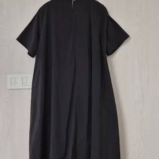 [BUNJANG] VONRU Black Relaxed Fit Long Dress / 깔끔한 블랙 색상의 VONRU 바스락 빅사이즈 롱 원피스