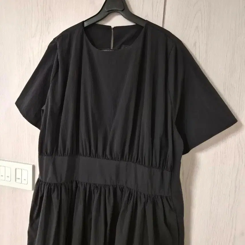 [BUNJANG] VONRU Black Relaxed Fit Long Dress / 깔끔한 블랙 색상의 VONRU 바스락 빅사이즈 롱 원피스
