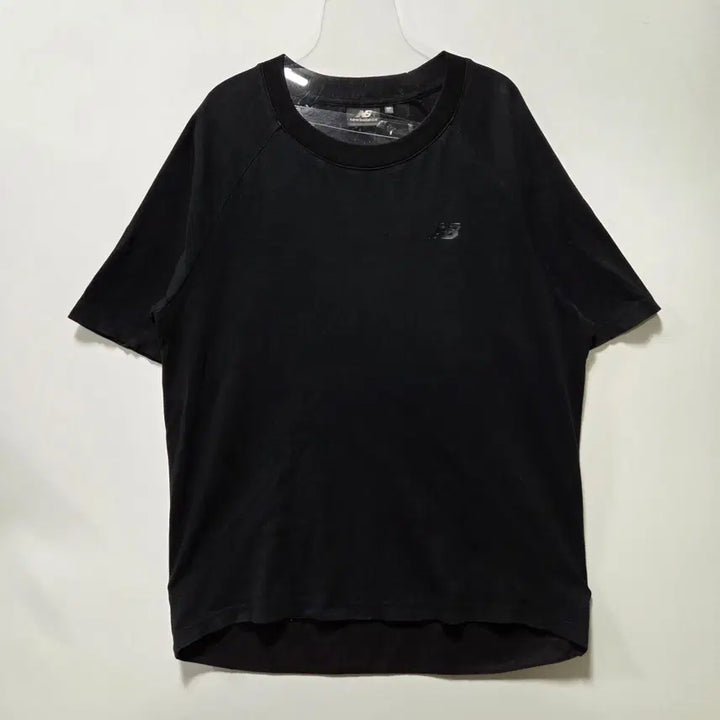 [BUNJANG] New Balance Black Small Logo Short Sleeve T-Shirt L / 뉴발란스 블랙 스몰 로고 반팔 티셔츠 L 26050617