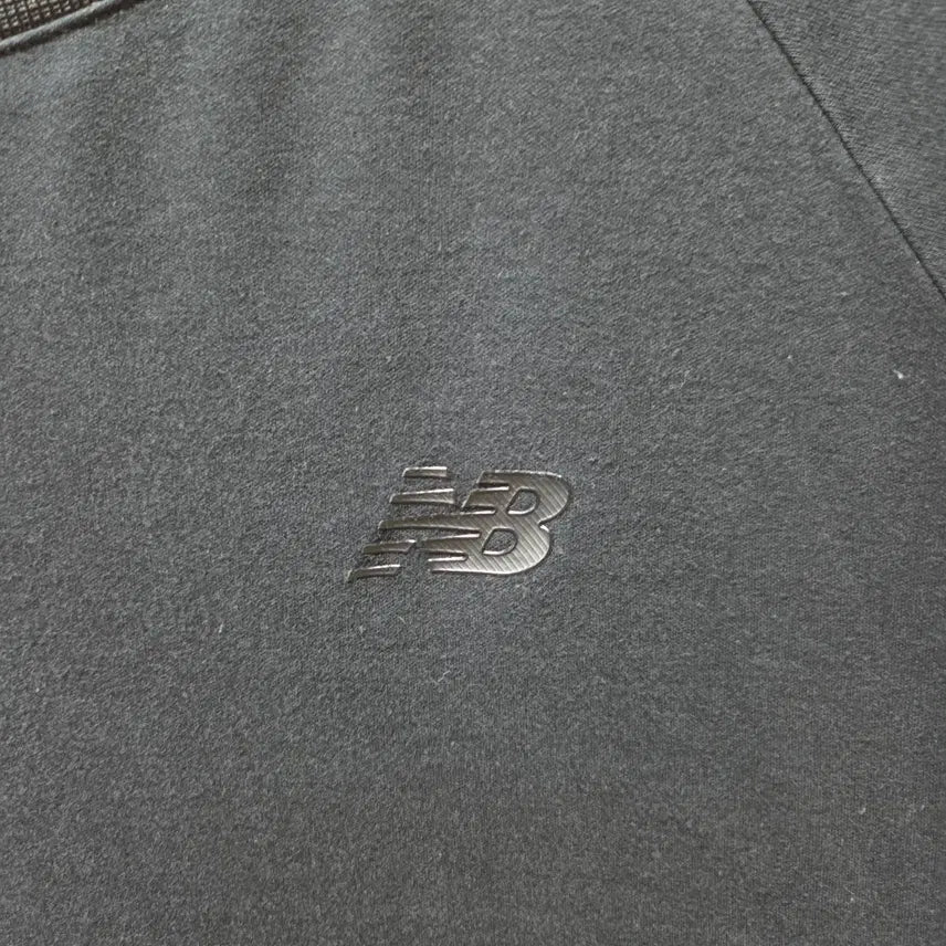 [BUNJANG] New Balance Black Small Logo Short Sleeve T-Shirt L / 뉴발란스 블랙 스몰 로고 반팔 티셔츠 L 26050617