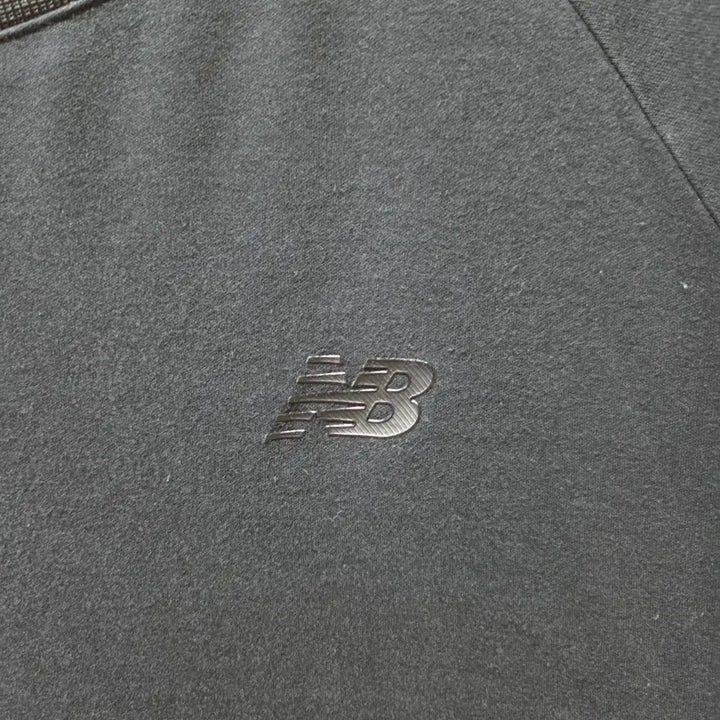 [BUNJANG] New Balance Black Small Logo Short Sleeve T-Shirt L / 뉴발란스 블랙 스몰 로고 반팔 티셔츠 L 26050617