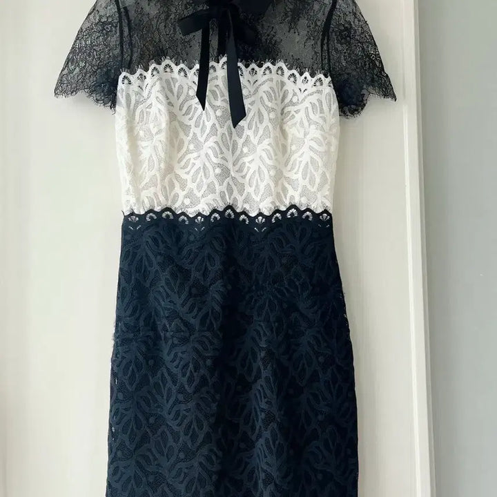 [BUNJANG] Sandro Rozen Two-Tone Lace Dress Size 1 / Sandro 산드로 로젠 레이스원피스