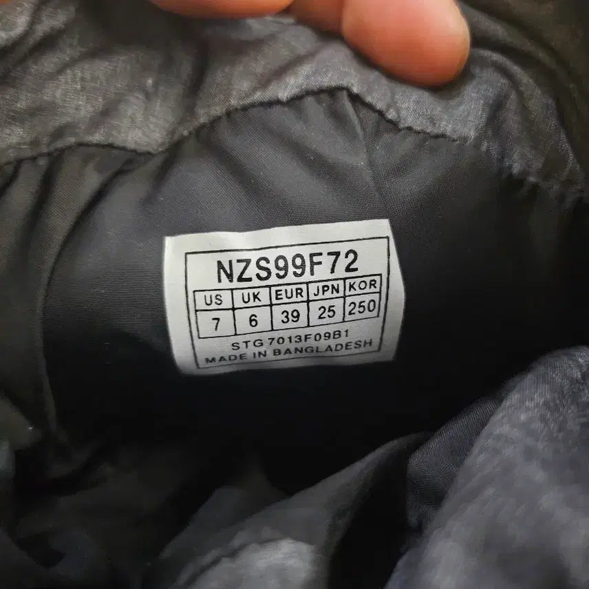 [BUNJANG] The North Face Padded Boots Gray 250 / 노스페이스 패딩 부츠 250 그레이
