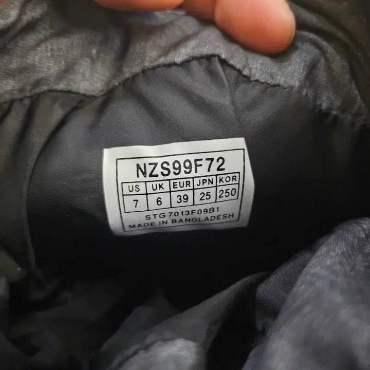 [BUNJANG] The North Face Padded Boots Gray 250 / 노스페이스 패딩 부츠 250 그레이