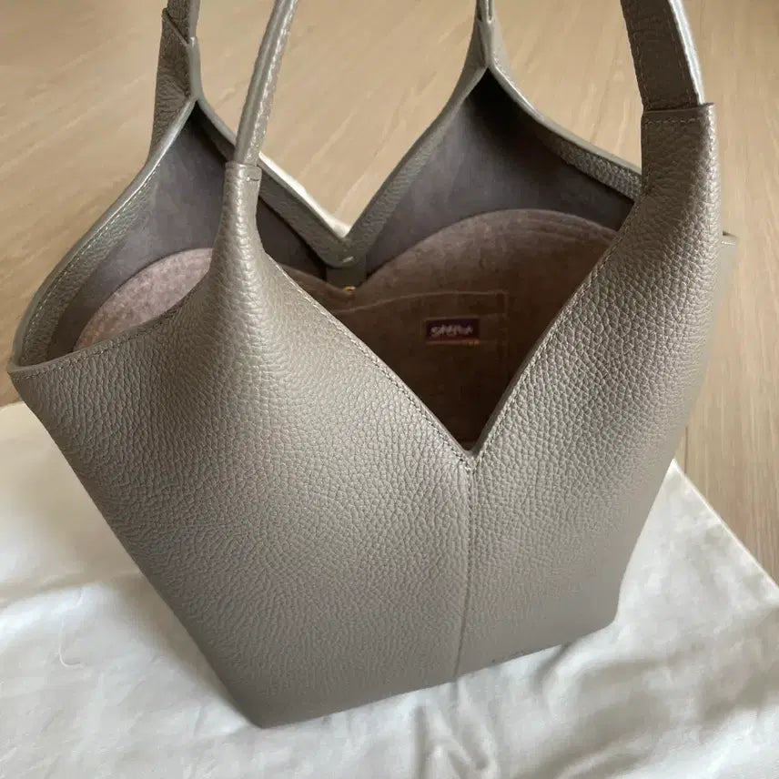 [BUNJANG] Time Eclipse Small Bag in Taupe Gray (Includes Inner Bag) / (이너백 포함) 타임 이클립스 스몰 / 토프그레이 색상