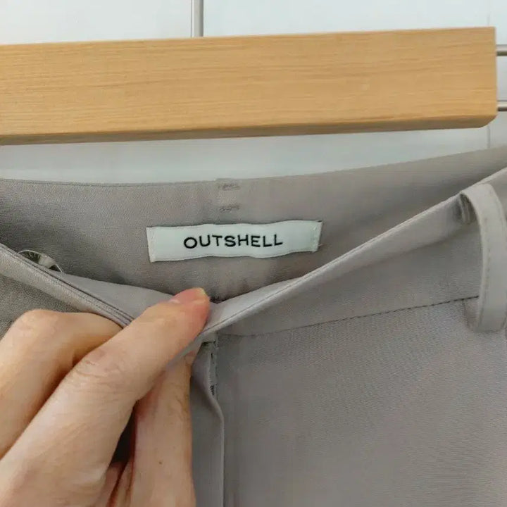 [BUNJANG] OUTSHELL Pinched-Pleat Slacks Size 66 / OUTSHELL 핀턱 슬랙스 66