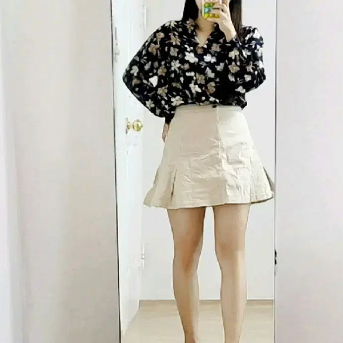 [BUNJANG] Flower Pattern Asymmetrical Long Sleeve Blouse / 플라워패턴 언발핏 긴팔 블라우스
