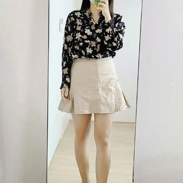 [BUNJANG] Flower Pattern Asymmetrical Long Sleeve Blouse / 플라워패턴 언발핏 긴팔 블라우스