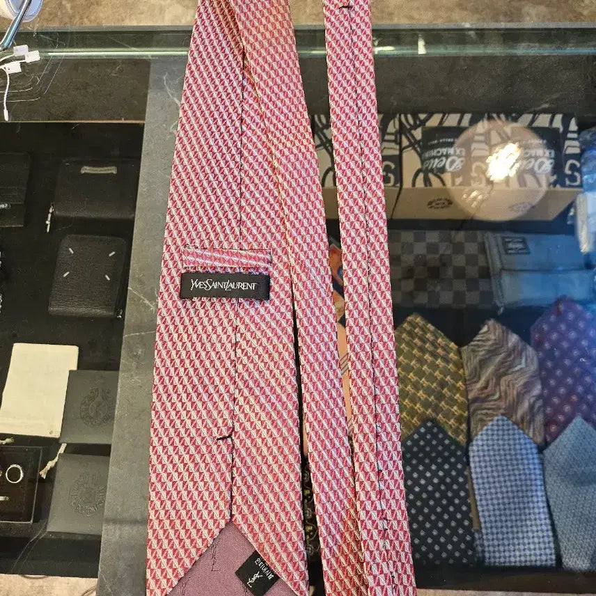 [BUNJANG] Saint Laurent Patterned Tie Red/White / 입생로랑 패턴넥타이 레드/화이트