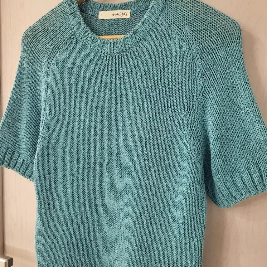 [BUNJANG] MAGJAY Half Sleeve Knit Green / 매력적인 그린 색상의 MAGJAY 하프 슬리브 니트