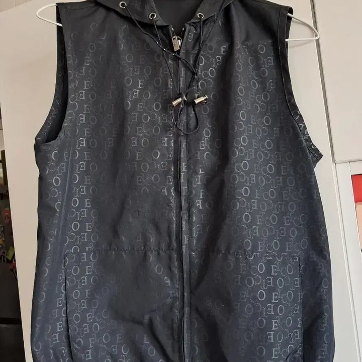 [BUNJANG] Black Hooded Vest Pattern Vest / 블랙 후드 조끼 패턴 베스트 55