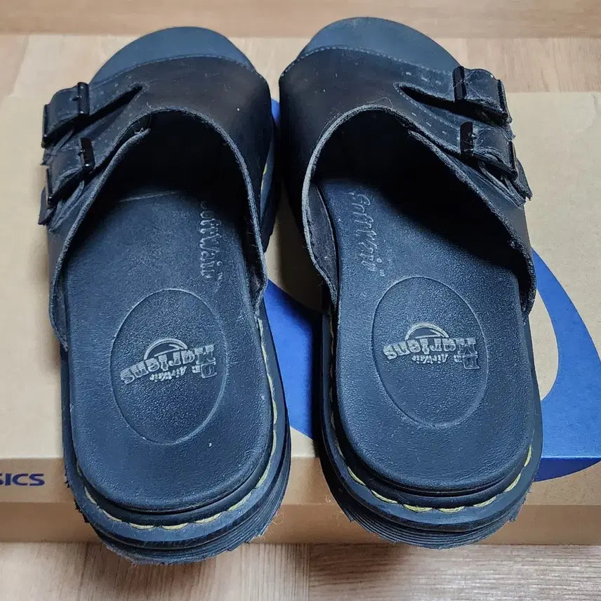 [BUNJANG] Dr. Martens Sandals Black US 9 / [270] 닥터마틴 슬리퍼 블랙