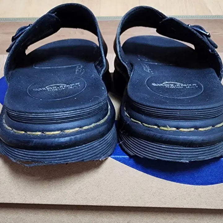 [BUNJANG] Dr. Martens Sandals Black US 9 / [270] 닥터마틴 슬리퍼 블랙
