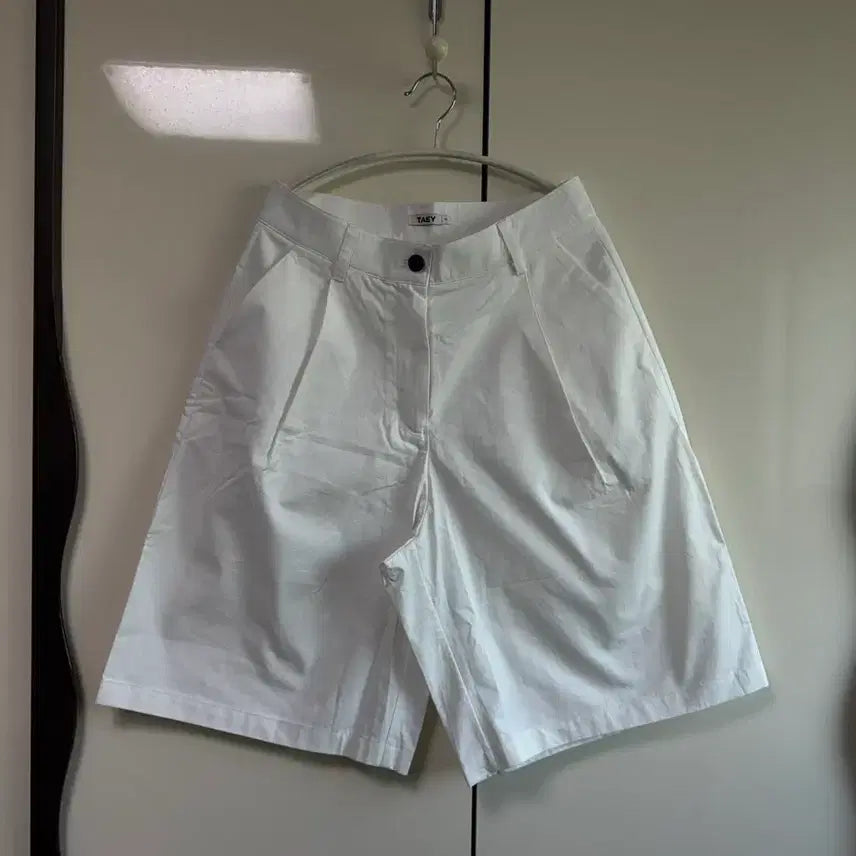 [BUNJANG] Taey Cotton Bermuda Pants Ivory / Taey 태이 코튼 버뮤다 팬츠 아이보리 2