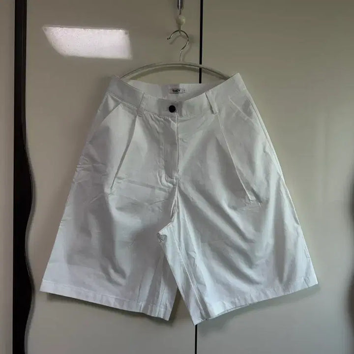 [BUNJANG] Taey Cotton Bermuda Pants Ivory / Taey 태이 코튼 버뮤다 팬츠 아이보리 2