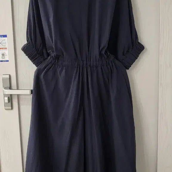 [BUNJANG] MADE BY OUI Navy Linen Blend Long Dress / MADE BY OUI 깔끔한 네이비 색상의 롱 원피스