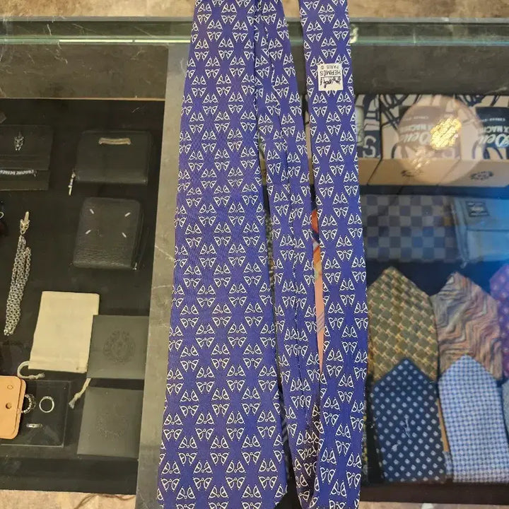 [BUNJANG] Hermes Butterfly Pattern Silk Necktie / 에르메스 나비 패턴 실크 넥타이