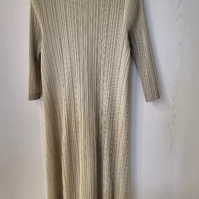 [BUNJANG] Elegant Pleated Midi Dress / 세련된 플리츠 디자인의 원피스