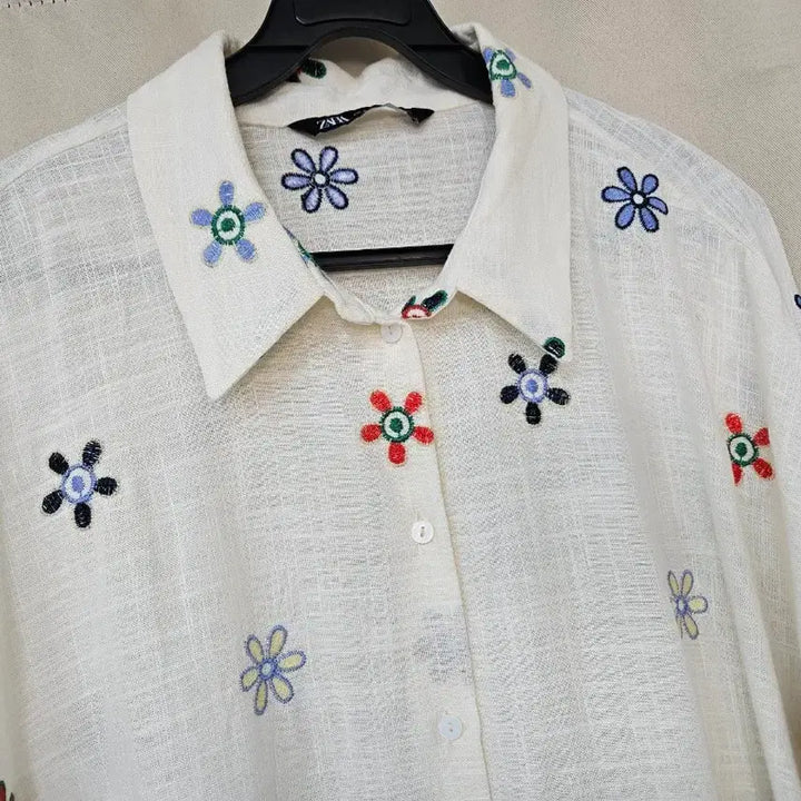 [BUNJANG] Zara Floral Embroidered Linen Shirt Blouse / 자라 플라워 자수 린넨 셔츠 블라우스