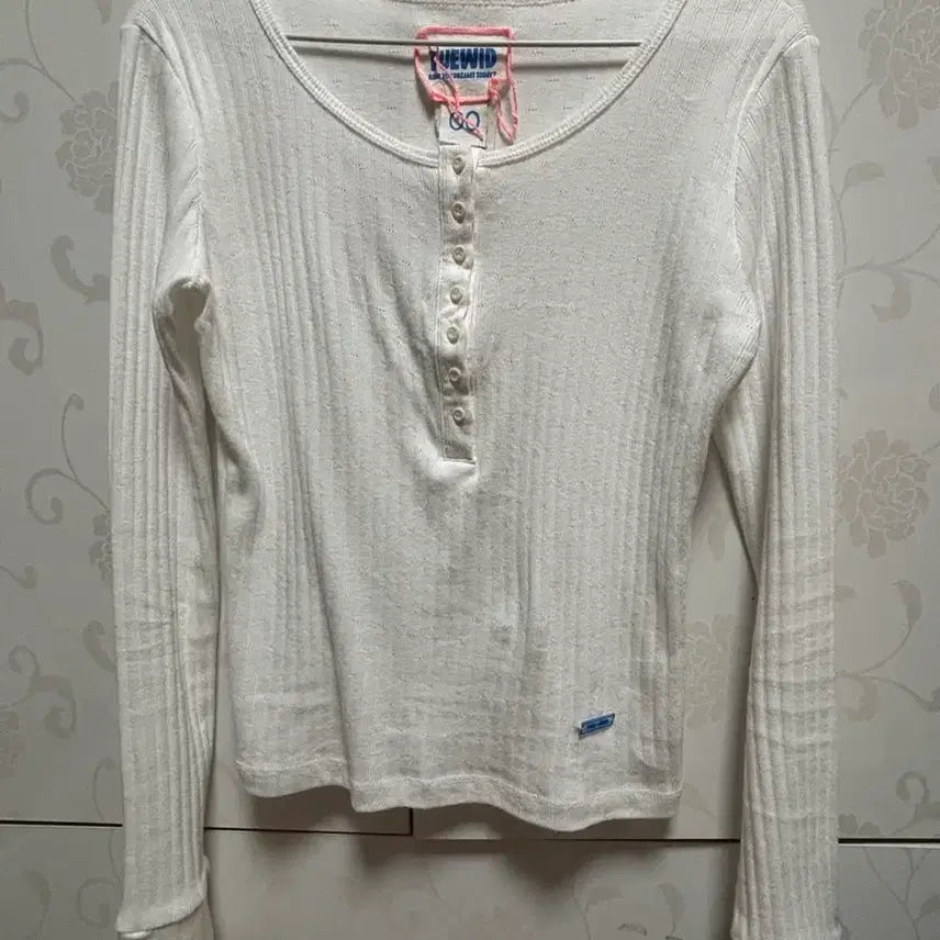[BUNJANG] Tuewid Mini Henly Neck Long Sleeve T-Shirt White / 투위드 tuewid 미니 헨리넥 긴팔 티셔츠 화이트