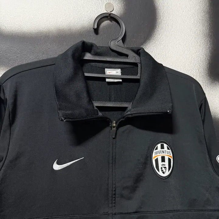 [BUNJANG] Nike 00s Juventus Swoosh Full Black Zip-Up Jersey Jacket / 나이키 00s 유벤투스 스우시 올블랙 집업 져지 자켓