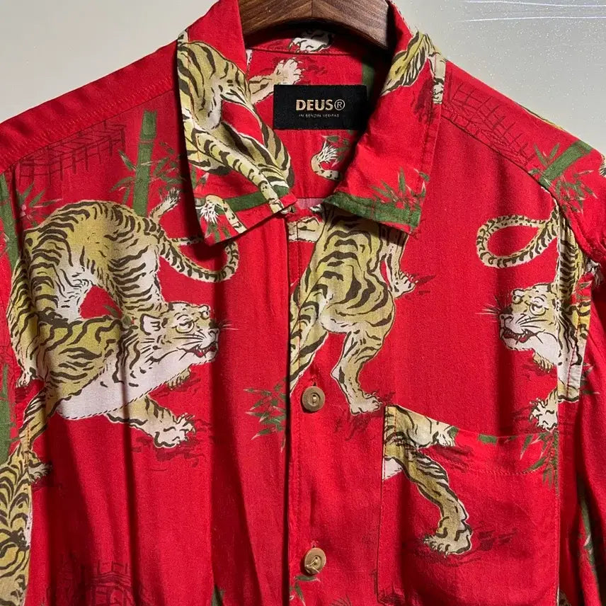 [BUNJANG] Deus Tiger Pattern Hawaiian Shirt / 데우스 타이거패턴 하와이안 셔츠
