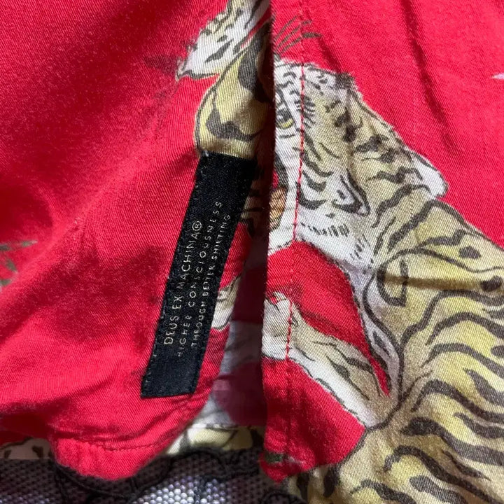 [BUNJANG] Deus Tiger Pattern Hawaiian Shirt / 데우스 타이거패턴 하와이안 셔츠