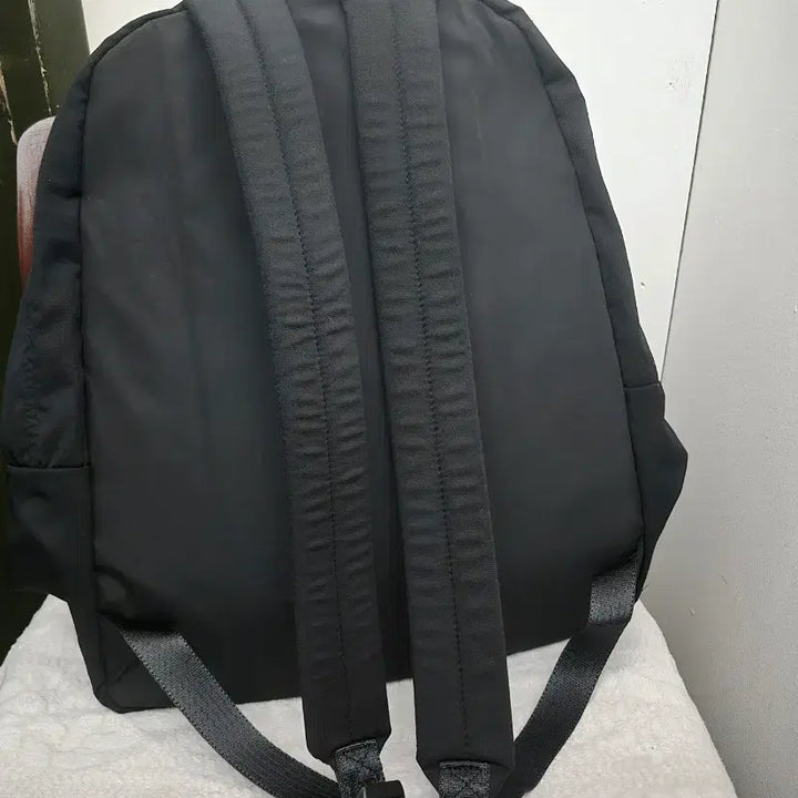 [BUNJANG] IUGA Ribbons Backpack Bag / IUGA  이우가마카라스 리본 백팩가방