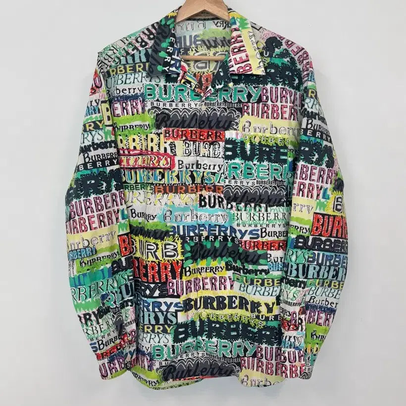 [BUNJANG] Burberry Graffiti Logo Open Collar Shirt L / BURBERRY 버버리 그래피티 로고 오픈카라 셔츠 L